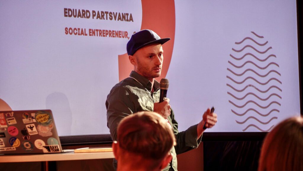 Youth For The World – Exchanges & Trainings